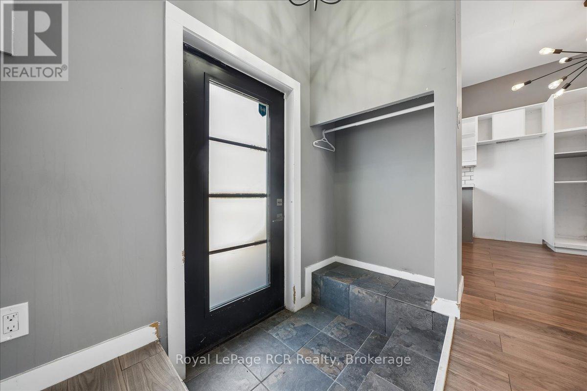 717906 6 Highway Property Photo 7