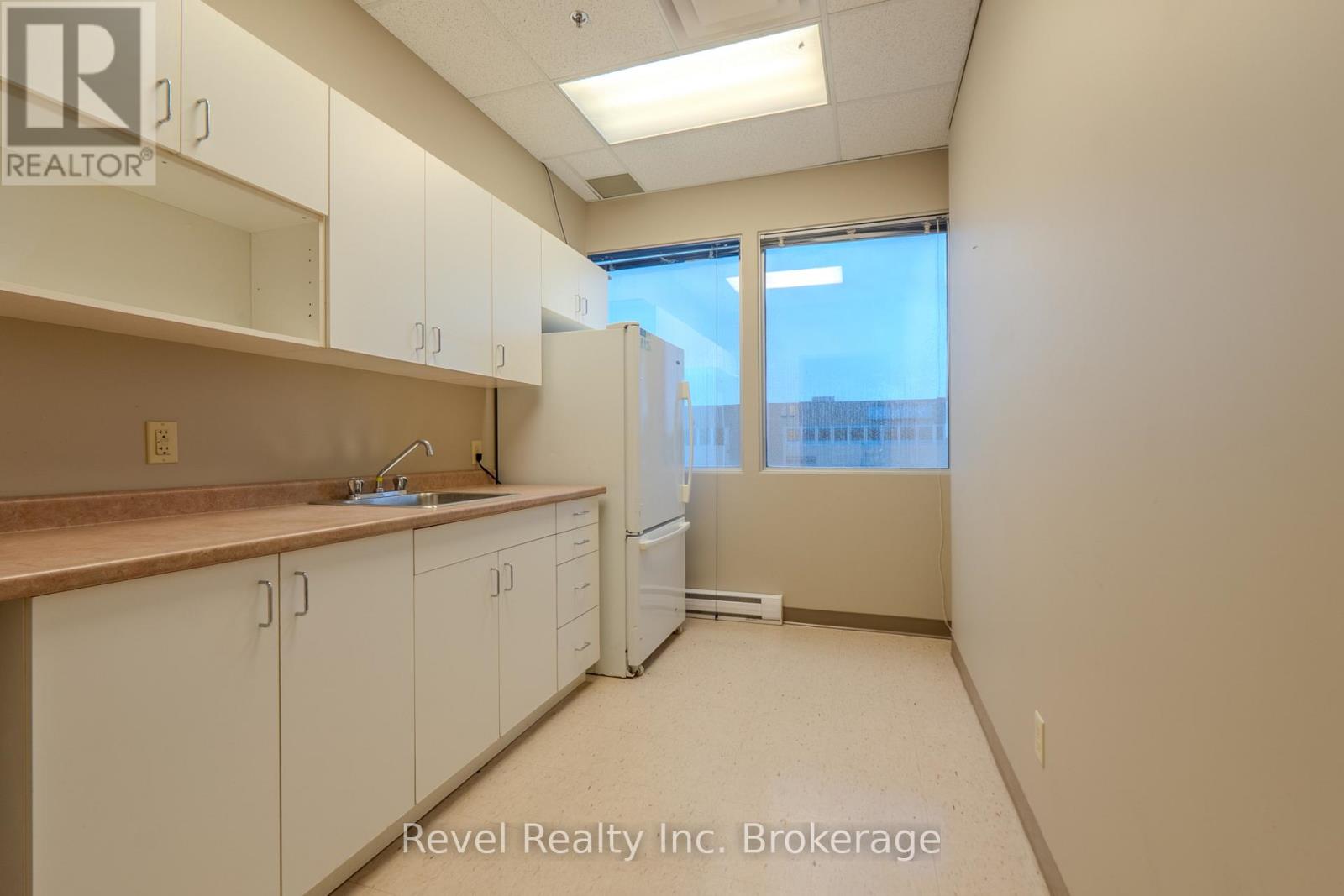 210 - 180 Shirreff Avenue Property Photo 9