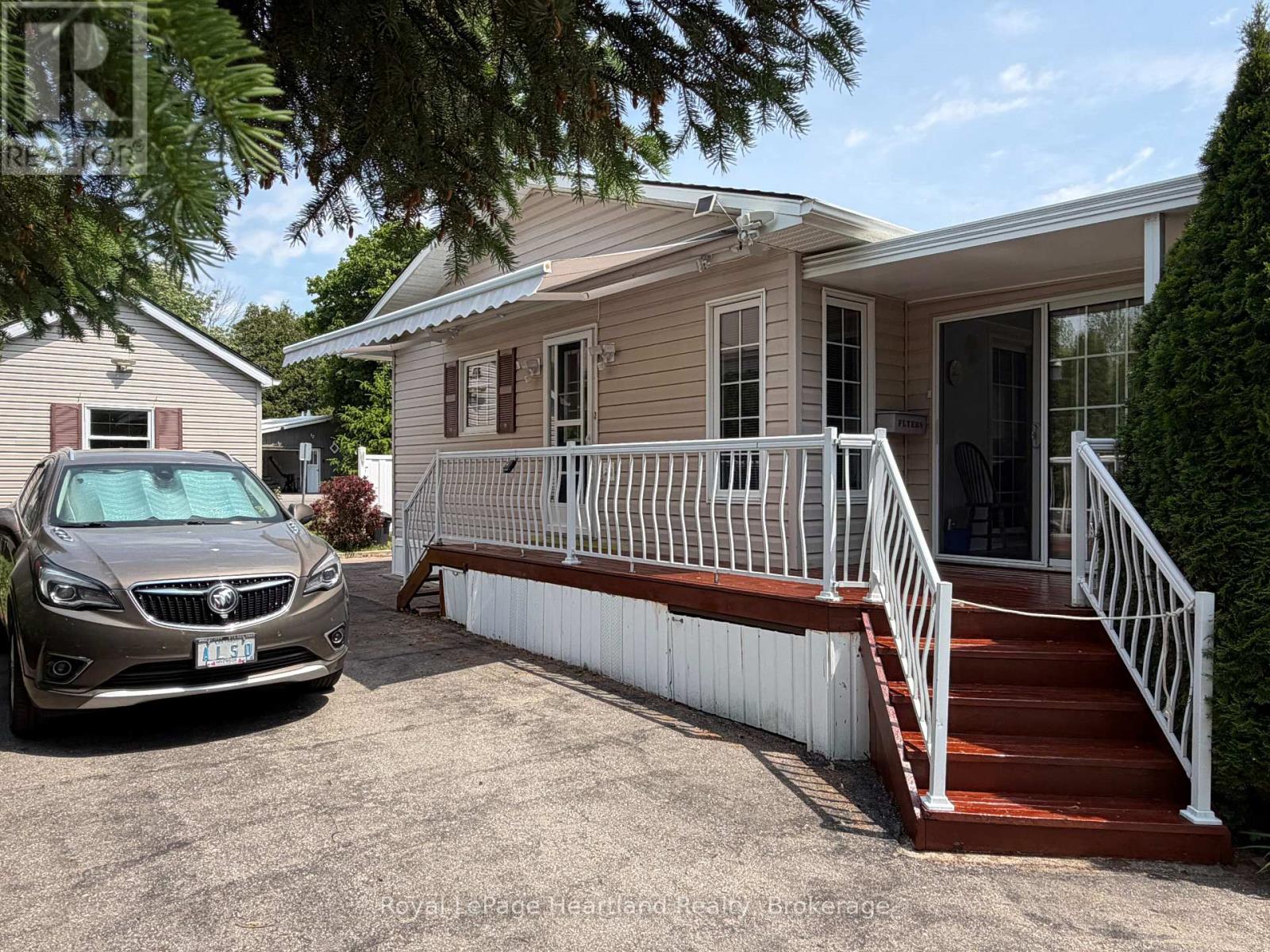14 Garden Road Property Photo 32