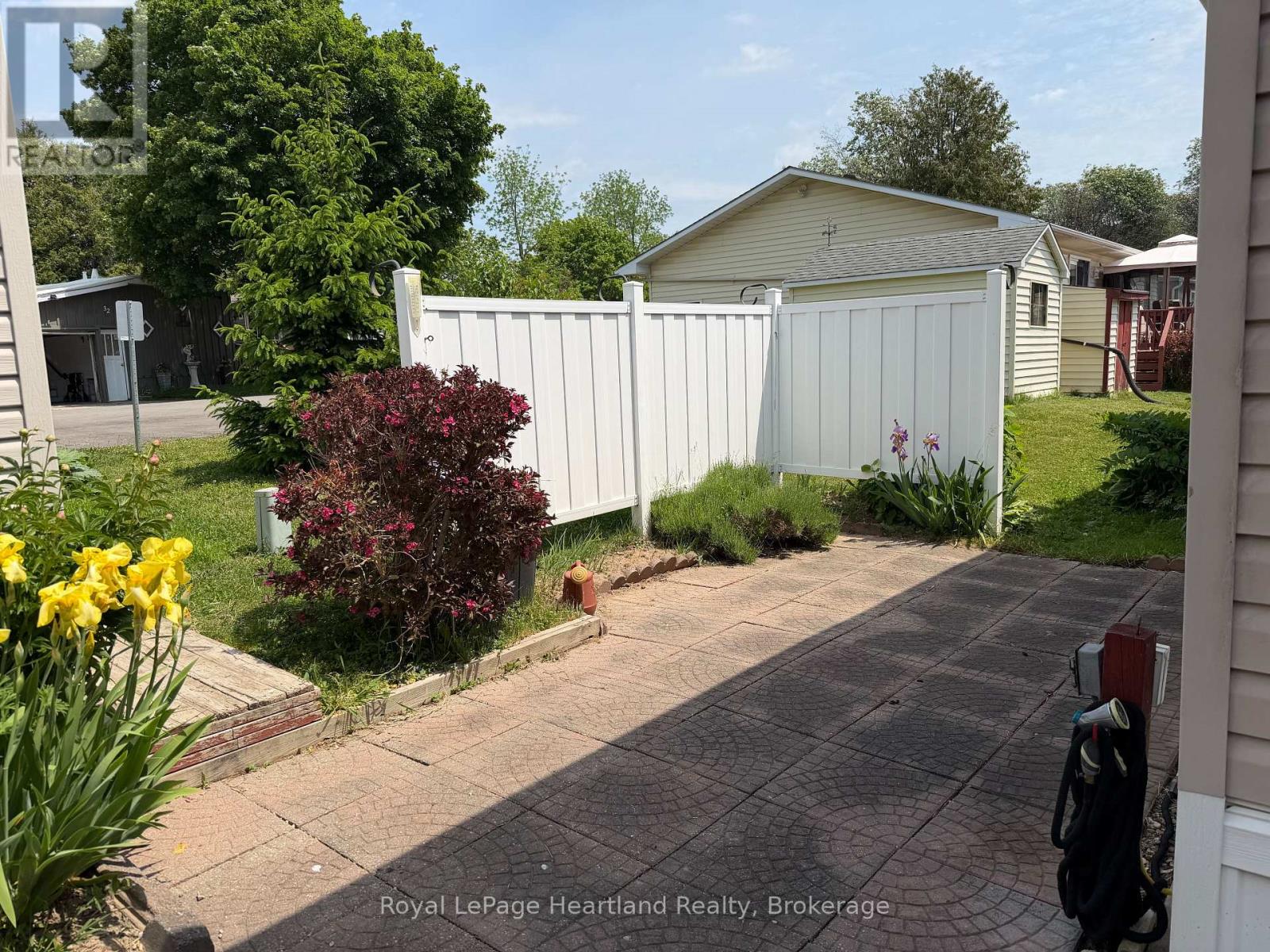 14 Garden Road Property Photo 34