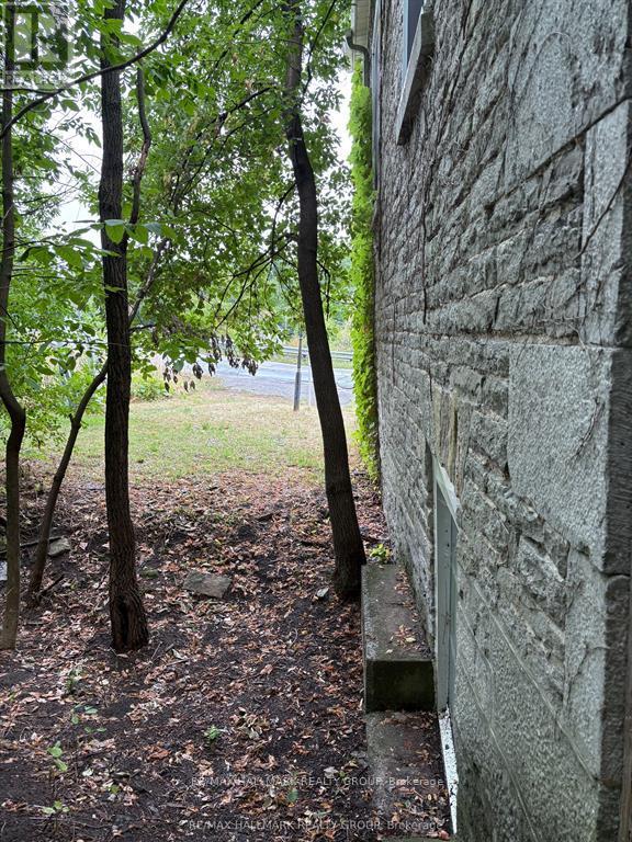4883 Kinburn Side Road Property Photo 4