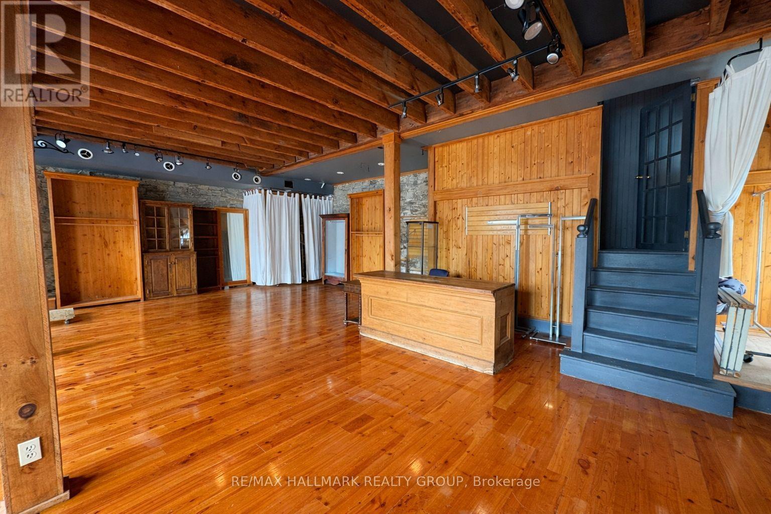 4883 Kinburn Side Road Property Photo 8