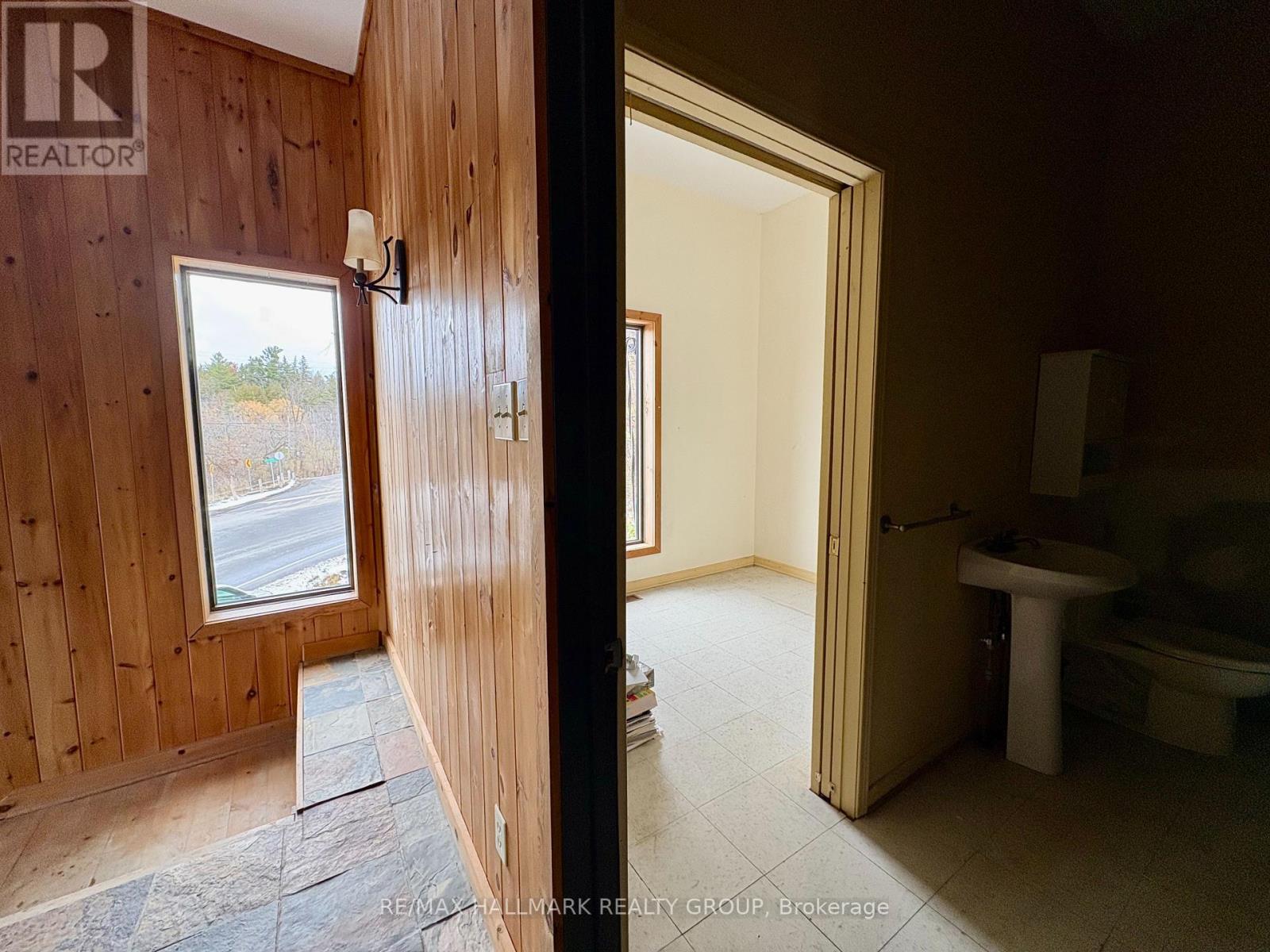 4883 Kinburn Side Road Property Photo 15