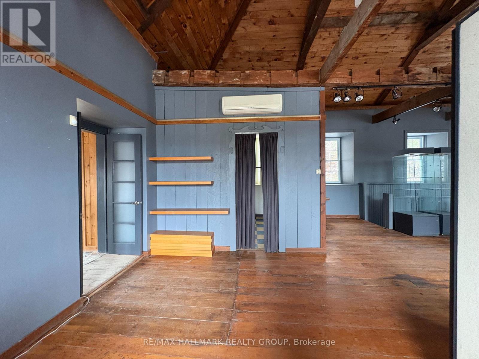 4883 Kinburn Side Road Property Photo 18
