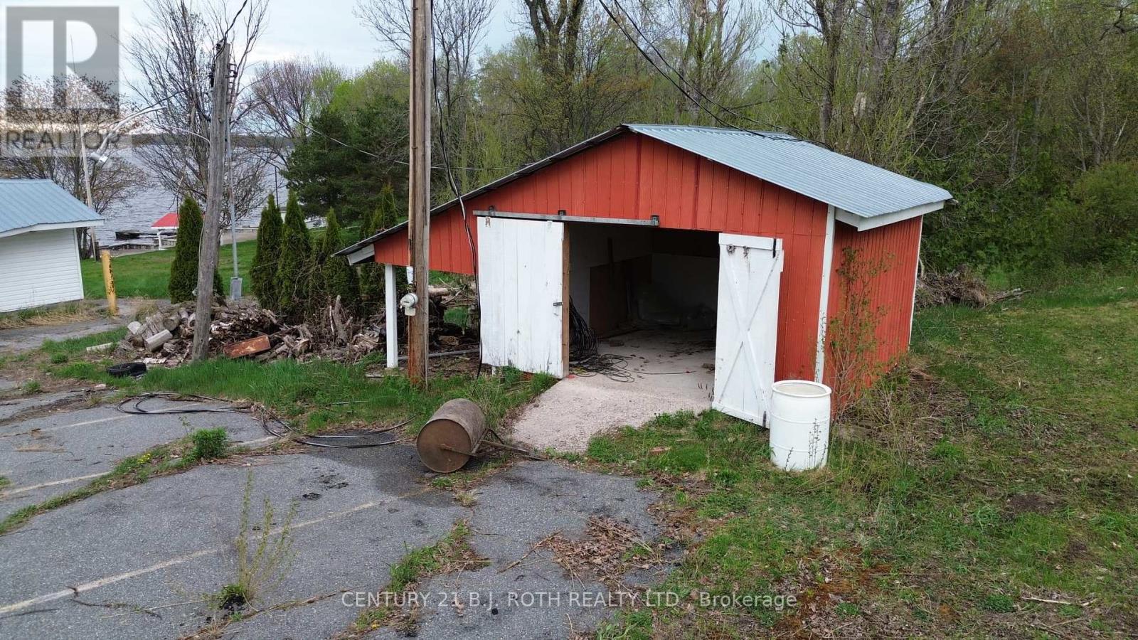 270 Pierre Road Property Photo 11