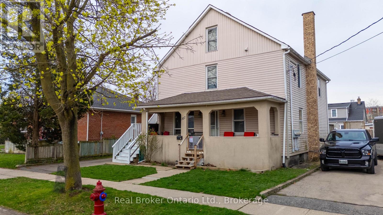 307 Wallace Avenue S Property Photo 1