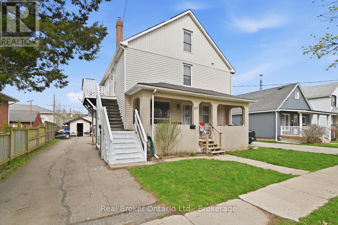 307 Wallace Avenue S Property Photo 2