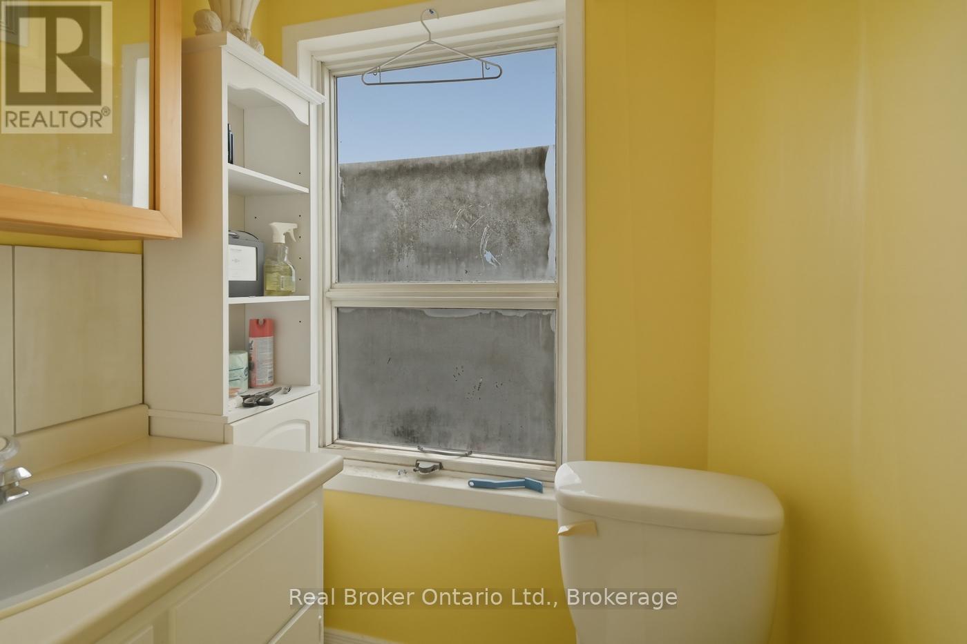 307 Wallace Avenue S Property Photo 12