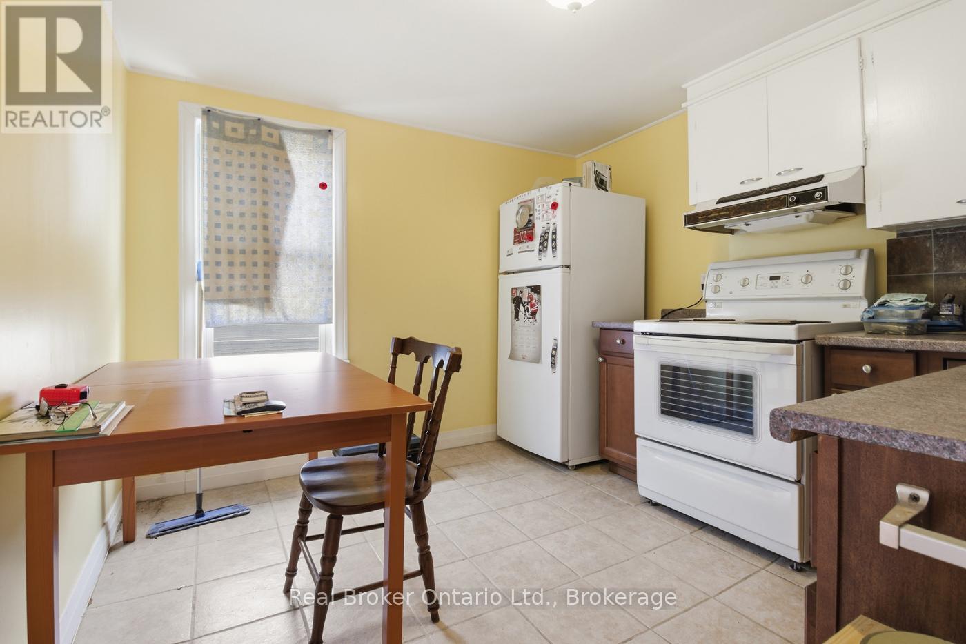 307 Wallace Avenue S Property Photo 13