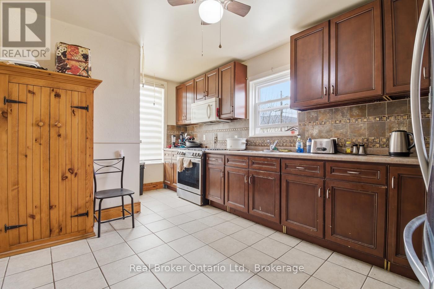 307 Wallace Avenue S Property Photo 14