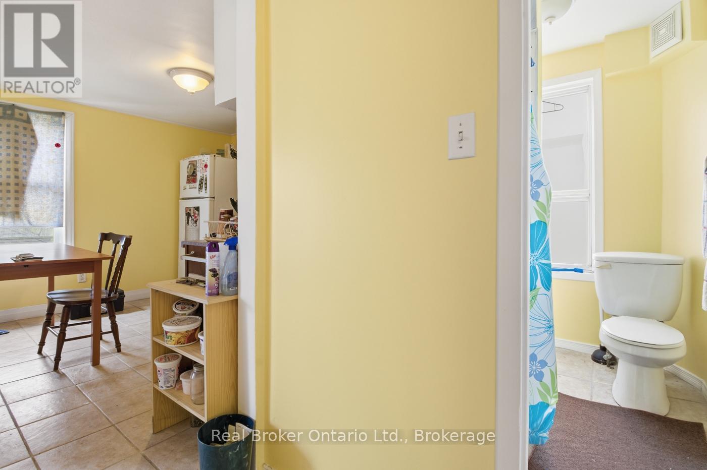 307 Wallace Avenue S Property Photo 16