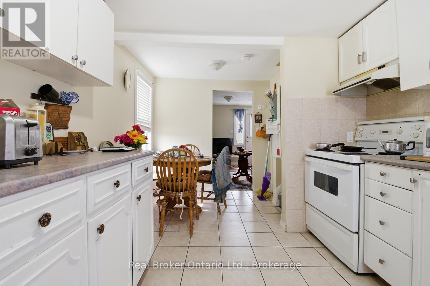 307 Wallace Avenue S Property Photo 21