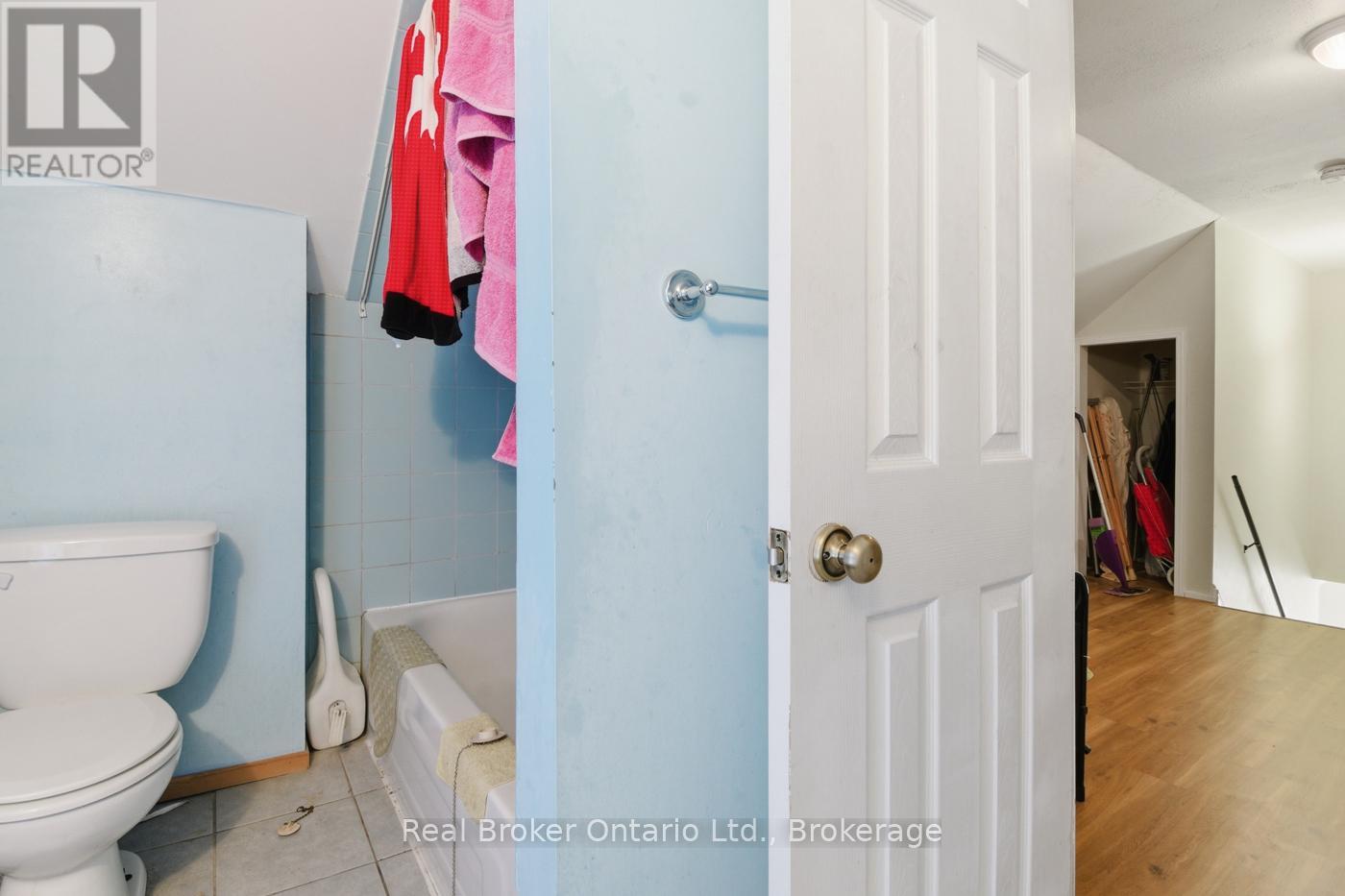 307 Wallace Avenue S Property Photo 26