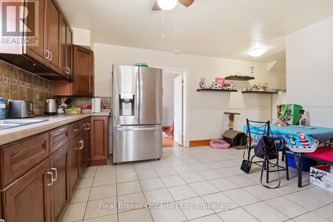307 Wallace Avenue S Property Photo 35