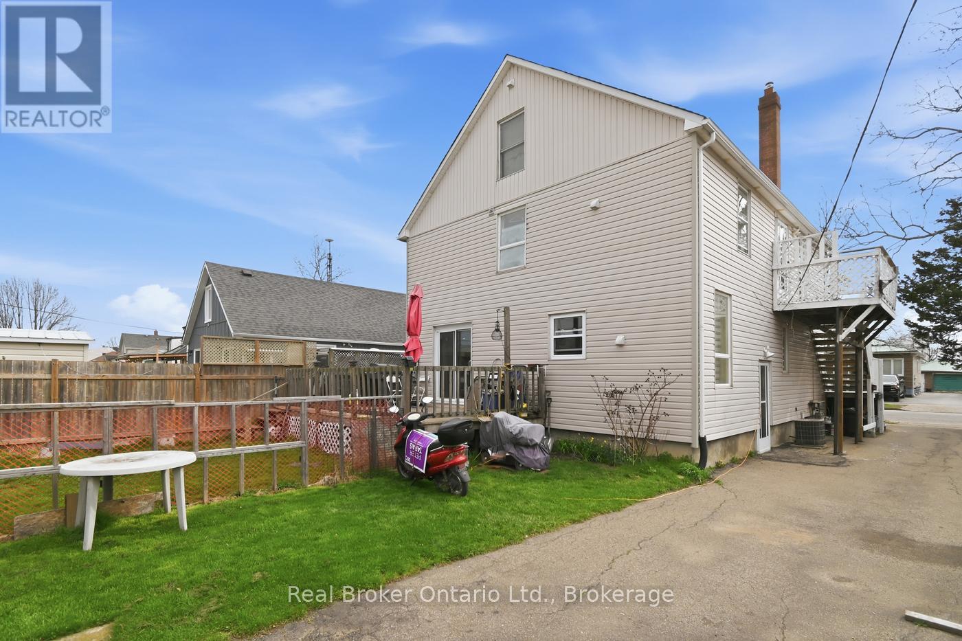 307 Wallace Avenue S Property Photo 42