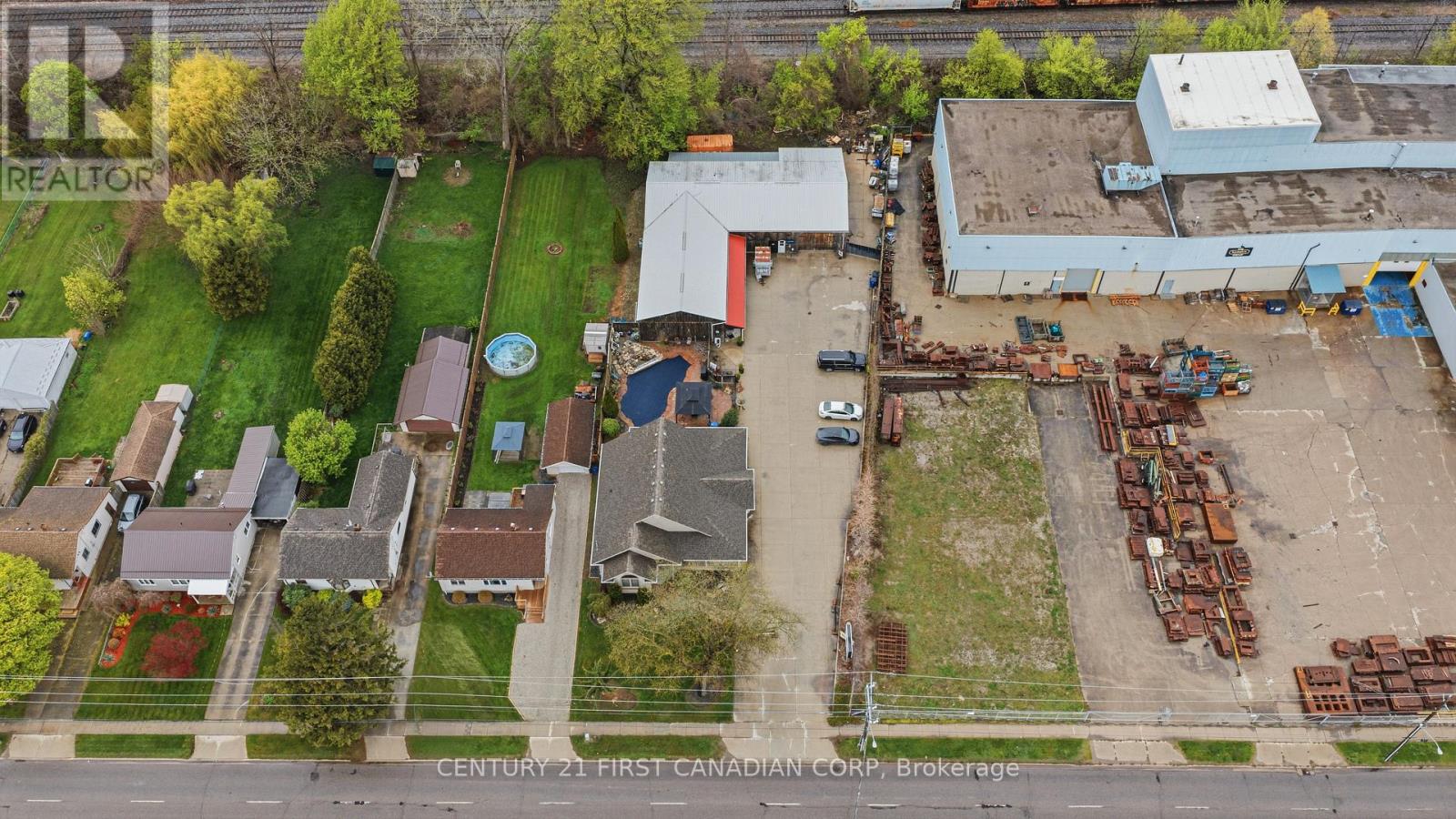 425 Park Avenue W Property Photo 45