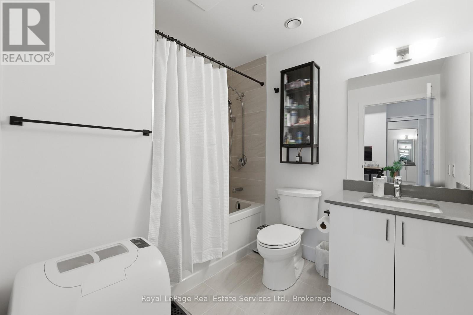 202 - 2782 Barton Street E Property Photo 8