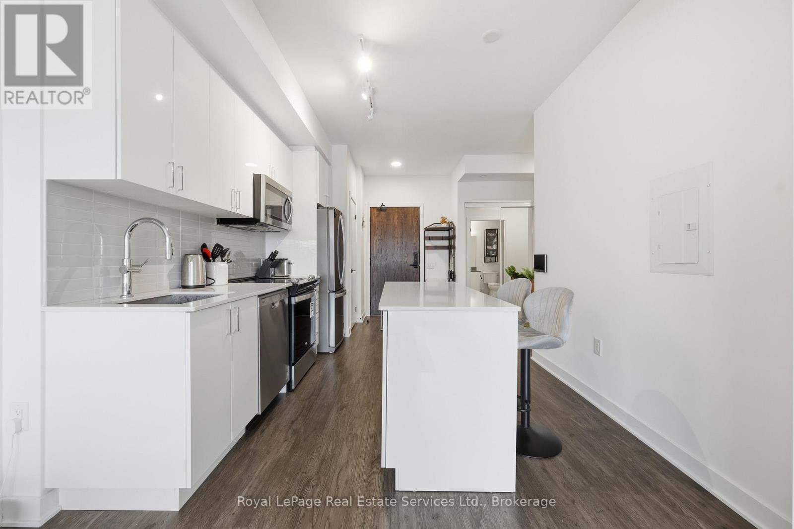 202 - 2782 Barton Street E Property Photo 12