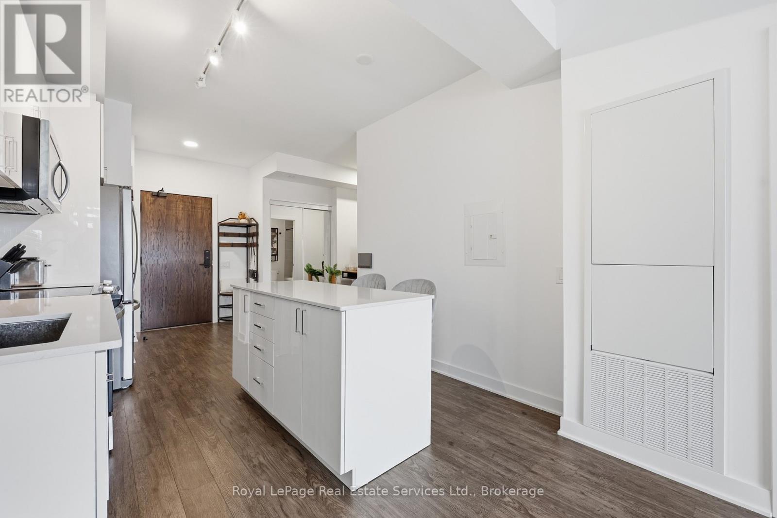 202 - 2782 Barton Street E Property Photo 13
