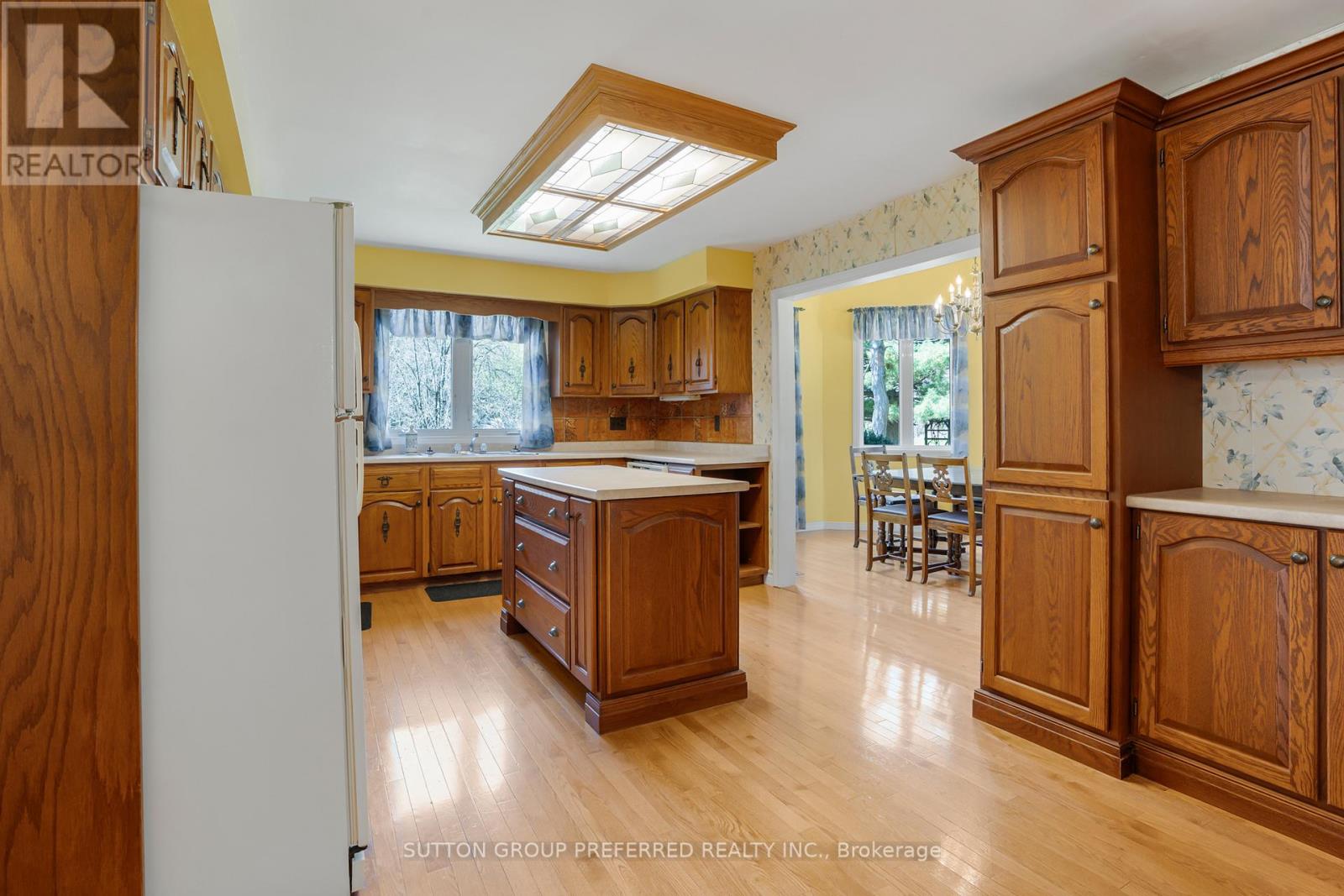 18725 Desmond Road Property Photo 7
