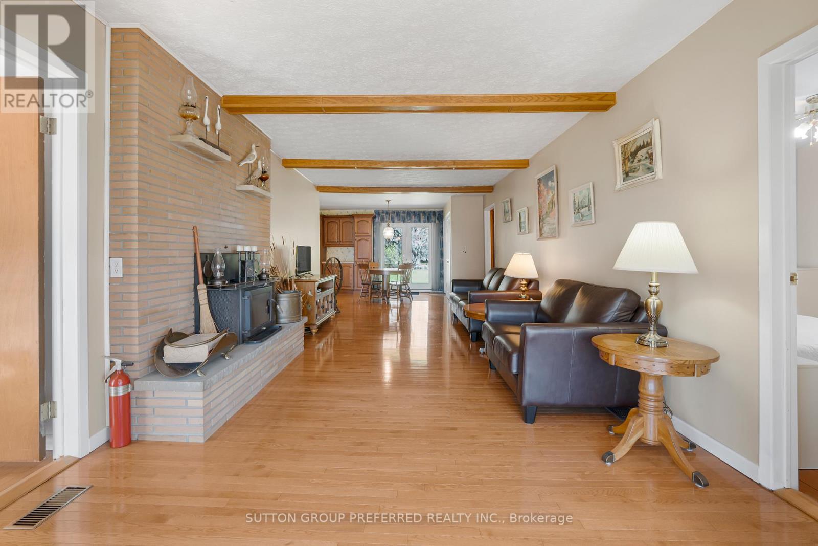 18725 Desmond Road Property Photo 11