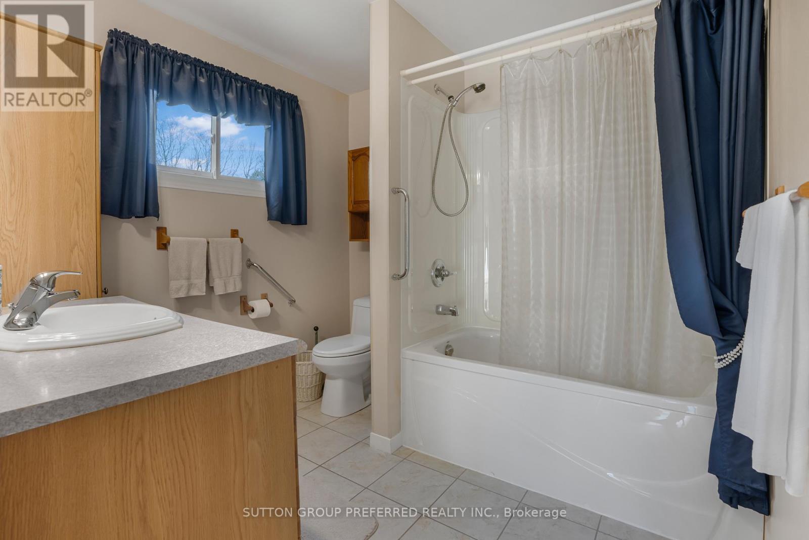 18725 Desmond Road Property Photo 18