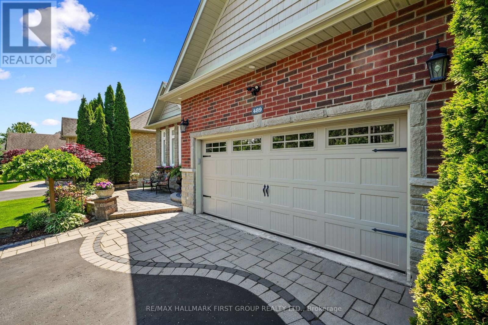 489 Foote Crescent Property Photo 2