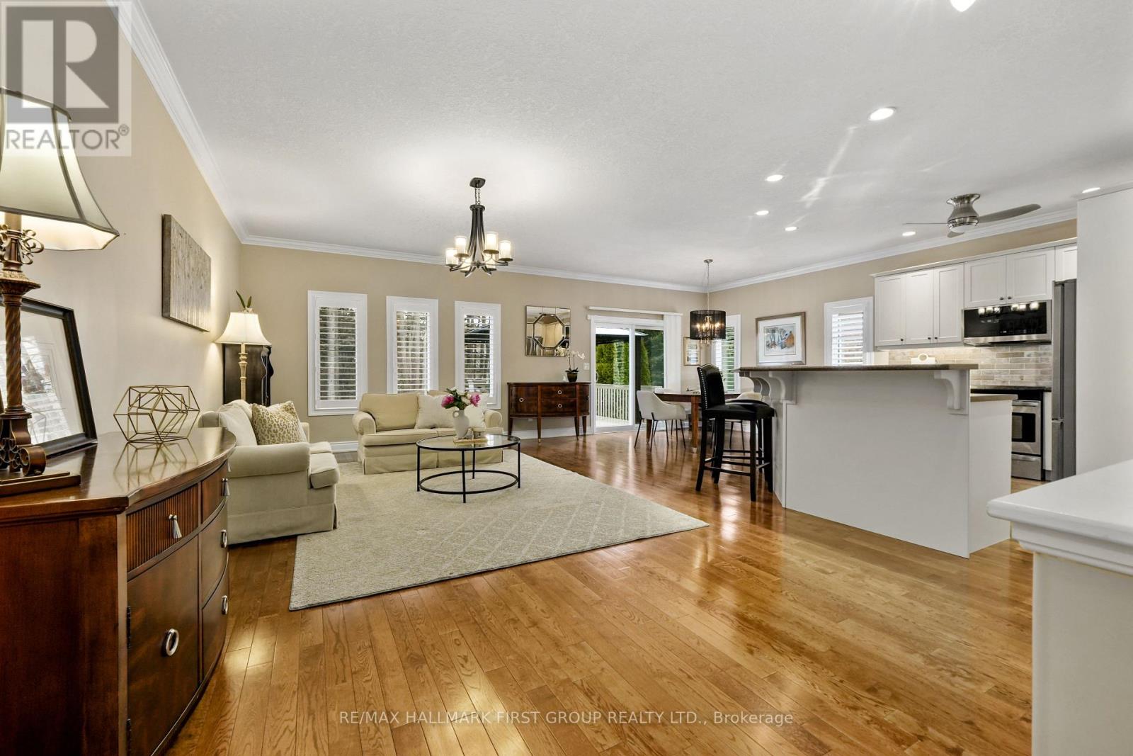 489 Foote Crescent Property Photo 8