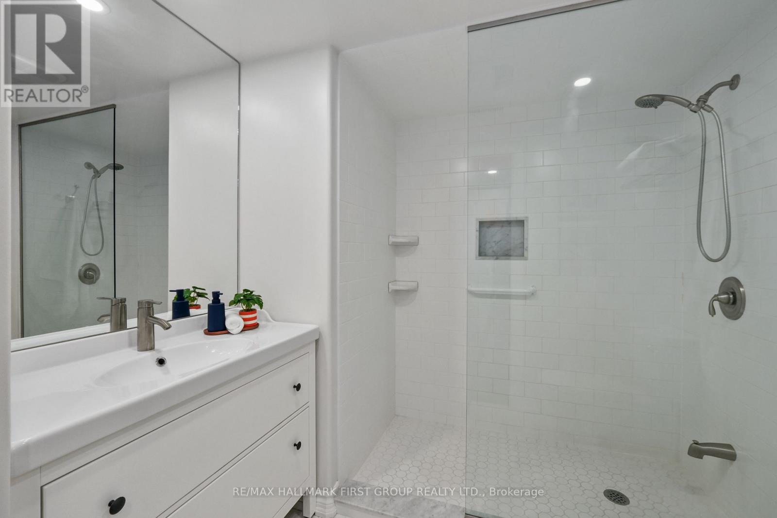489 Foote Crescent Property Photo 37