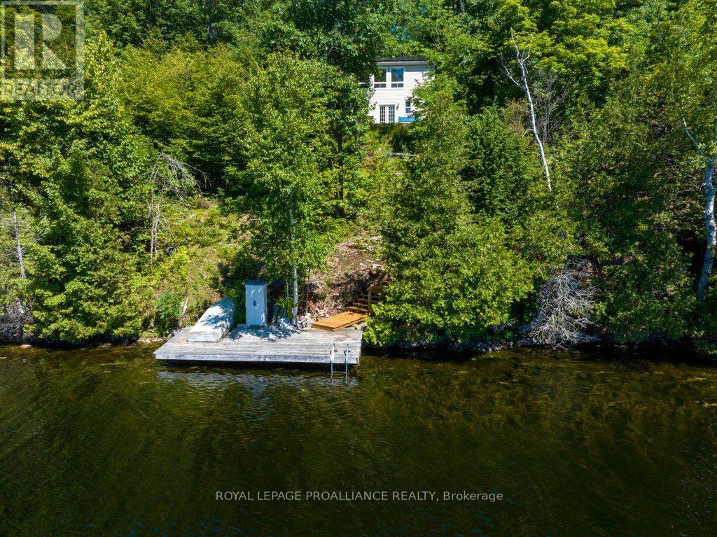 1076 Valley Lane Property Photo 1