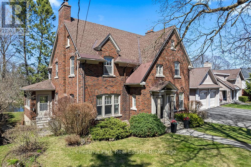 190 4TH STREET W Property Photo 1
