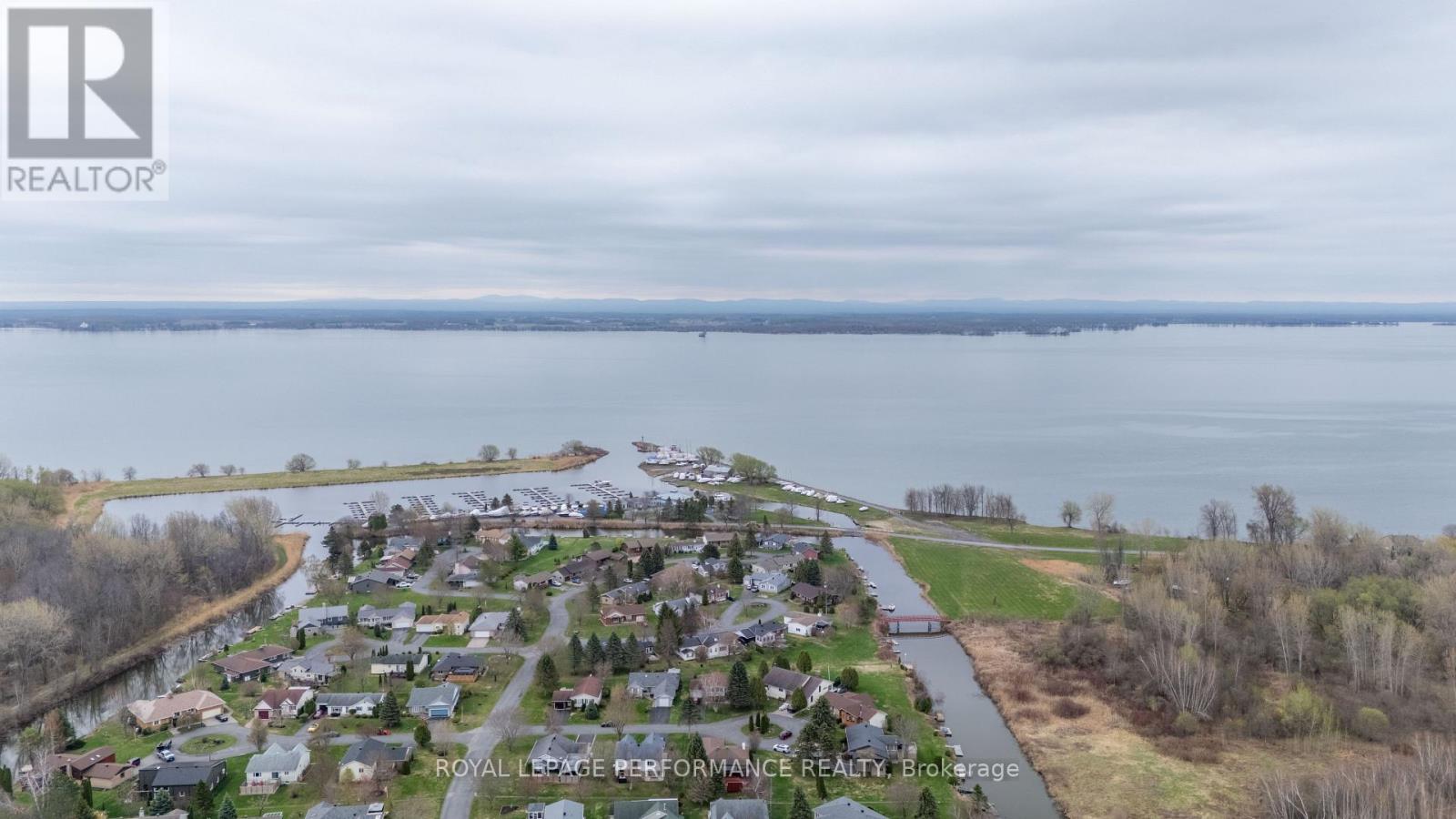 6263 Macdonald Court Property Photo 2