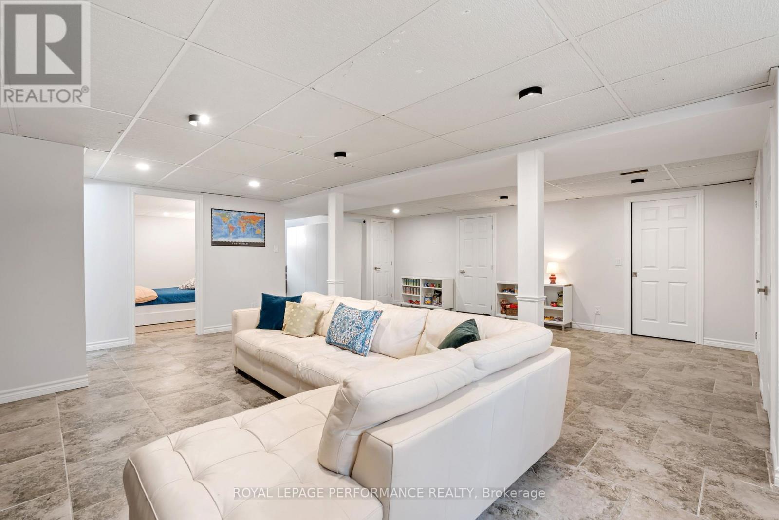 6263 Macdonald Court Property Photo 17