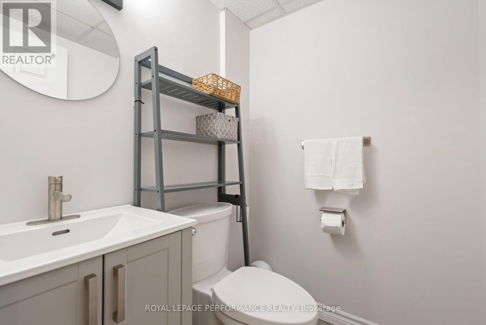 6263 Macdonald Court Property Photo 19