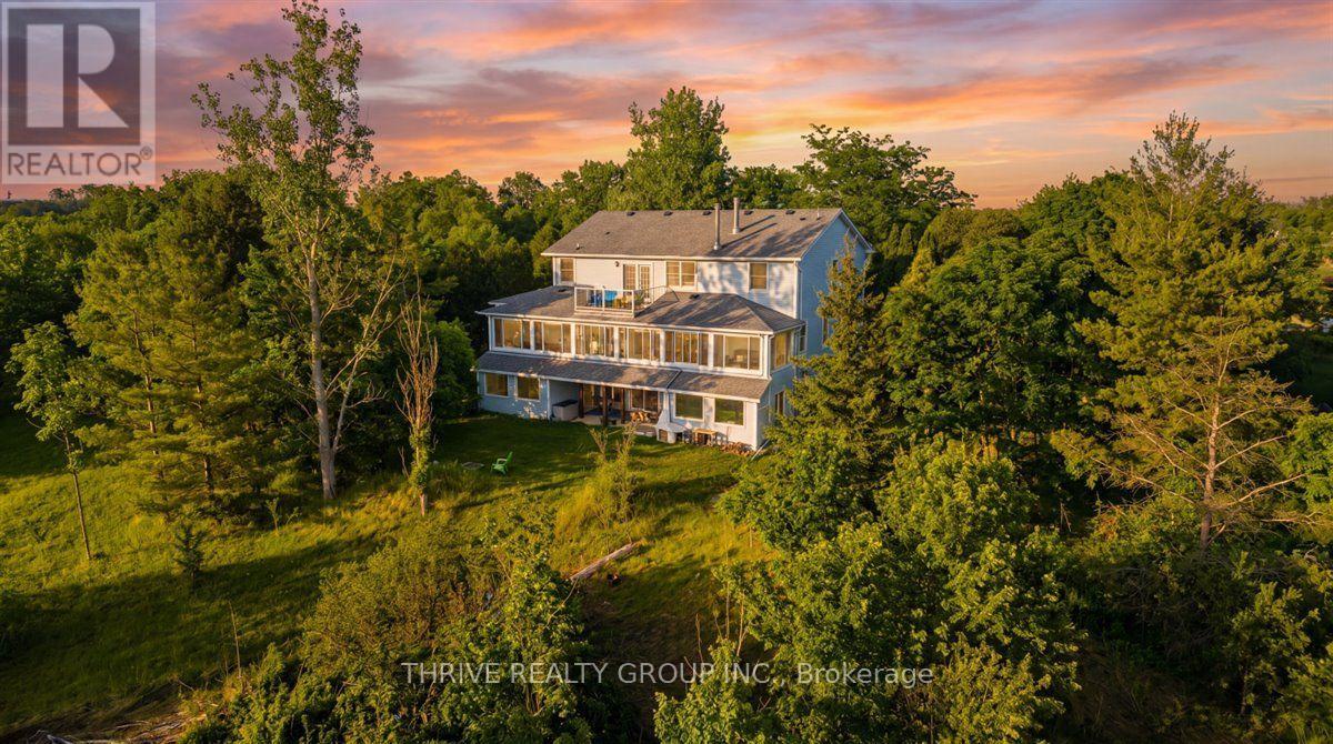 24992 Crinan Line Property Photo 1