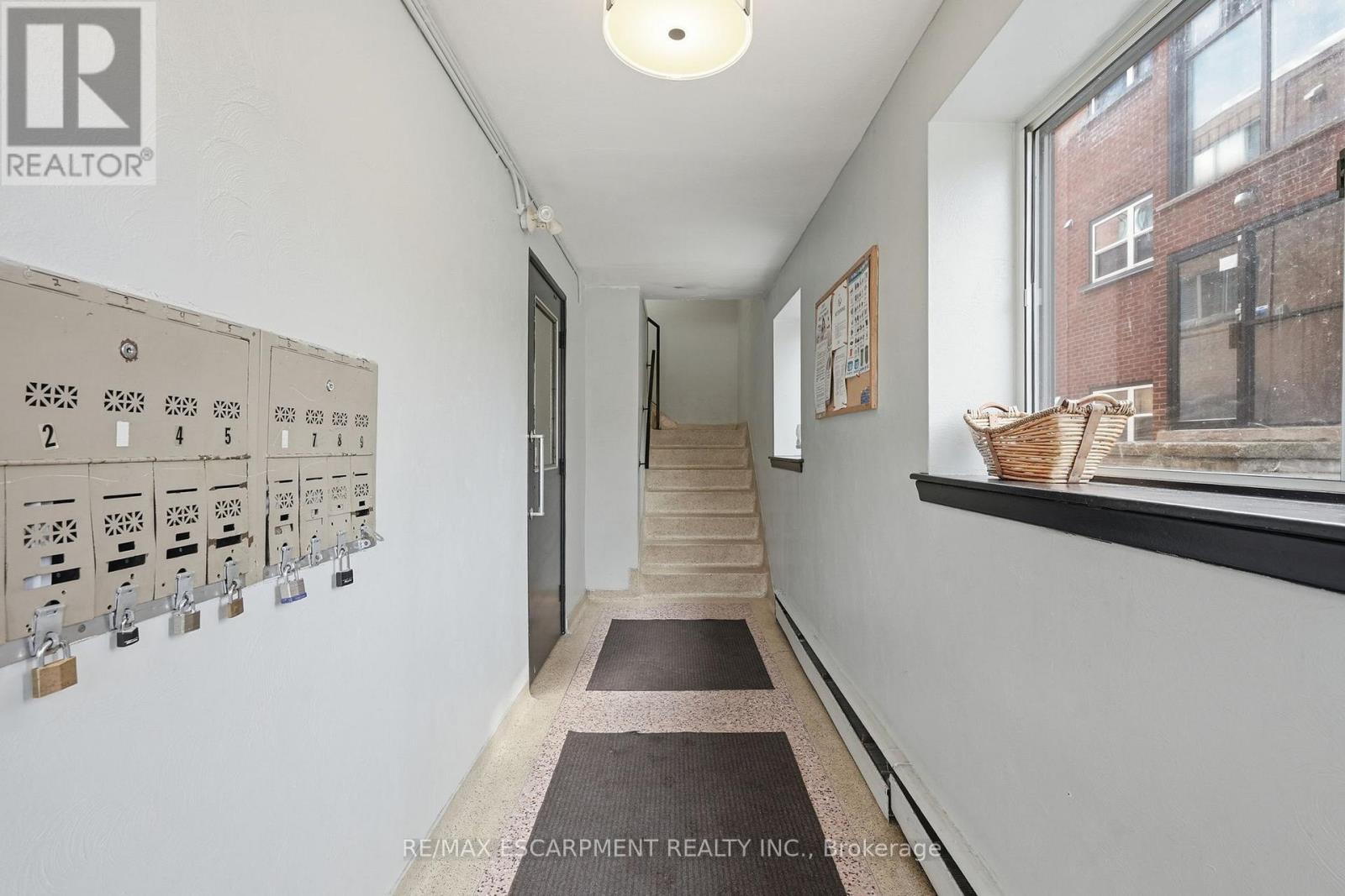 1254 Fennell Avenue E Property Photo 6