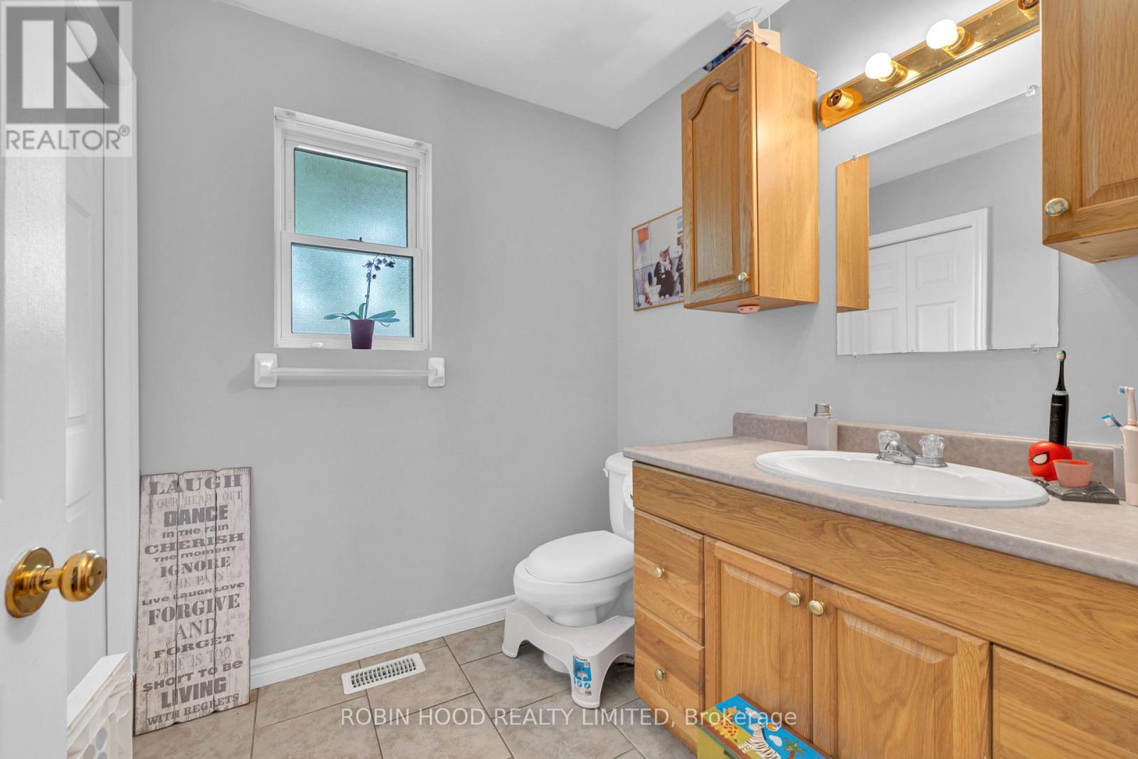 406 Glengarry Avenue Property Photo 8
