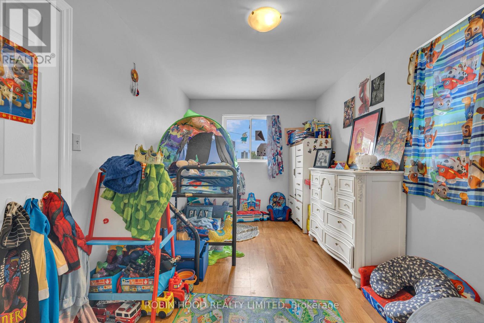 406 Glengarry Avenue Property Photo 12