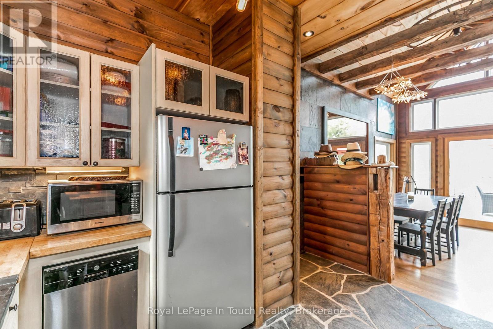 8 B686 Derbyshire Property Photo 15