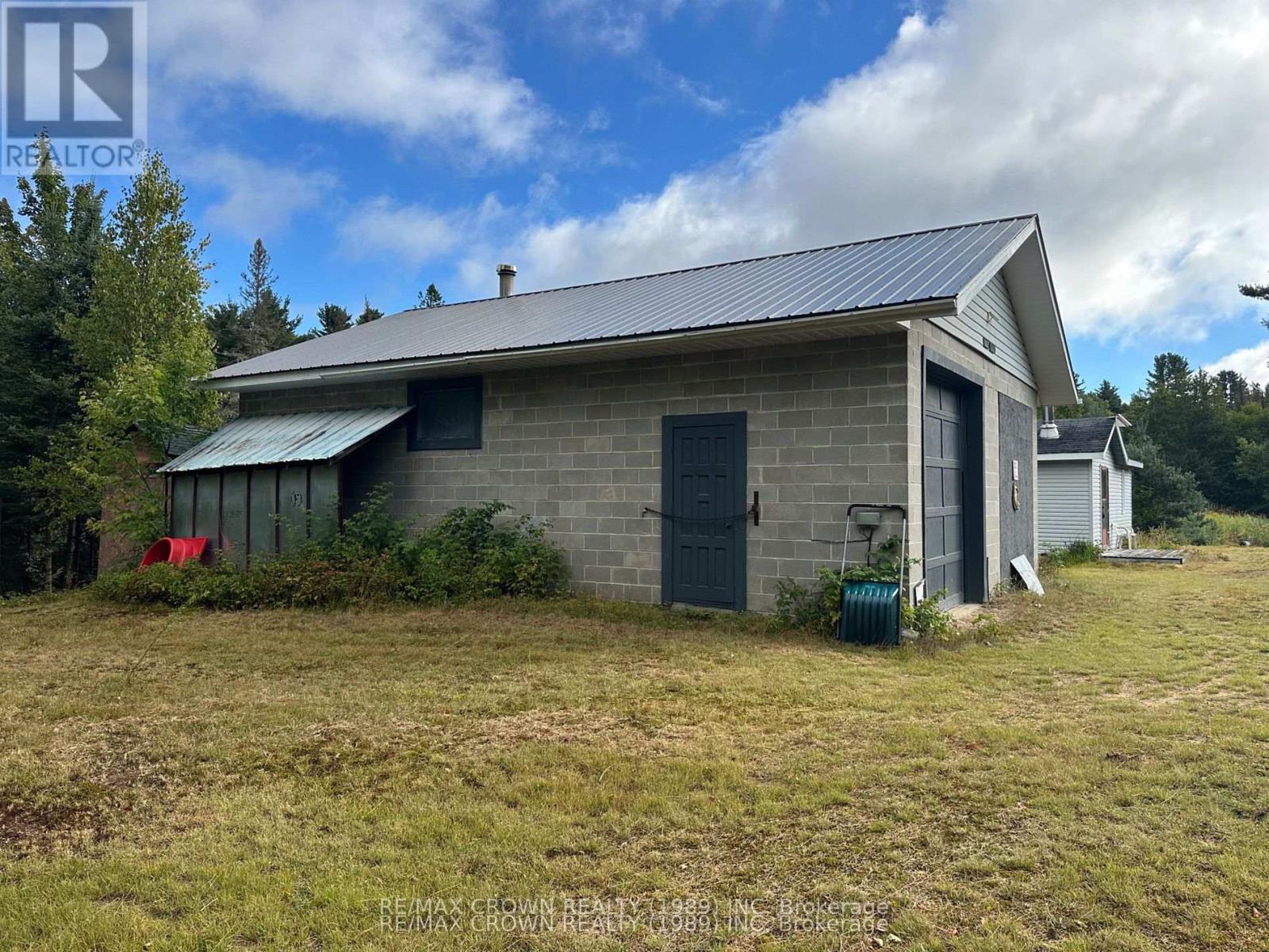212 Weiler Line Property Photo 2