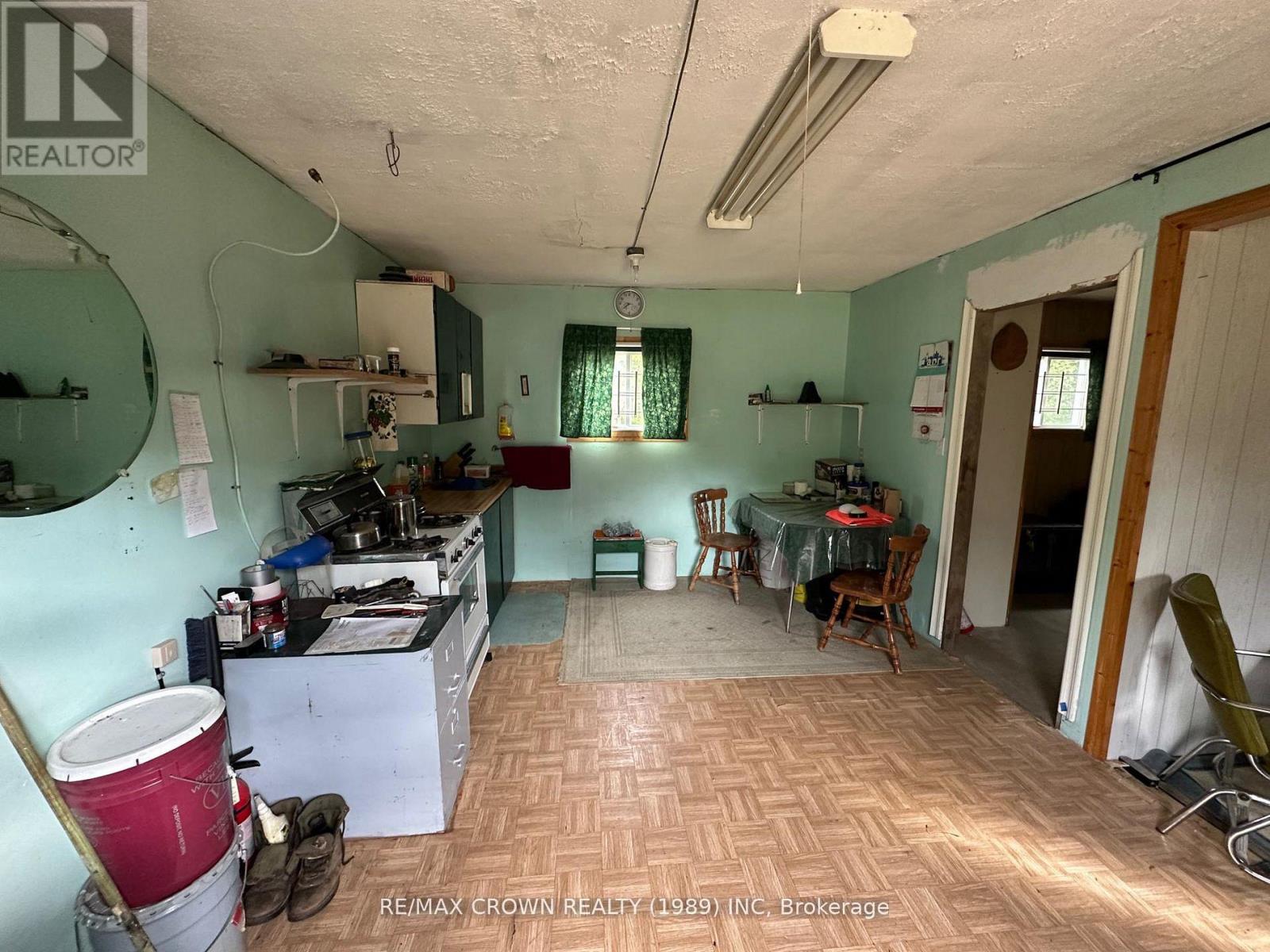 212 Weiler Line Property Photo 8