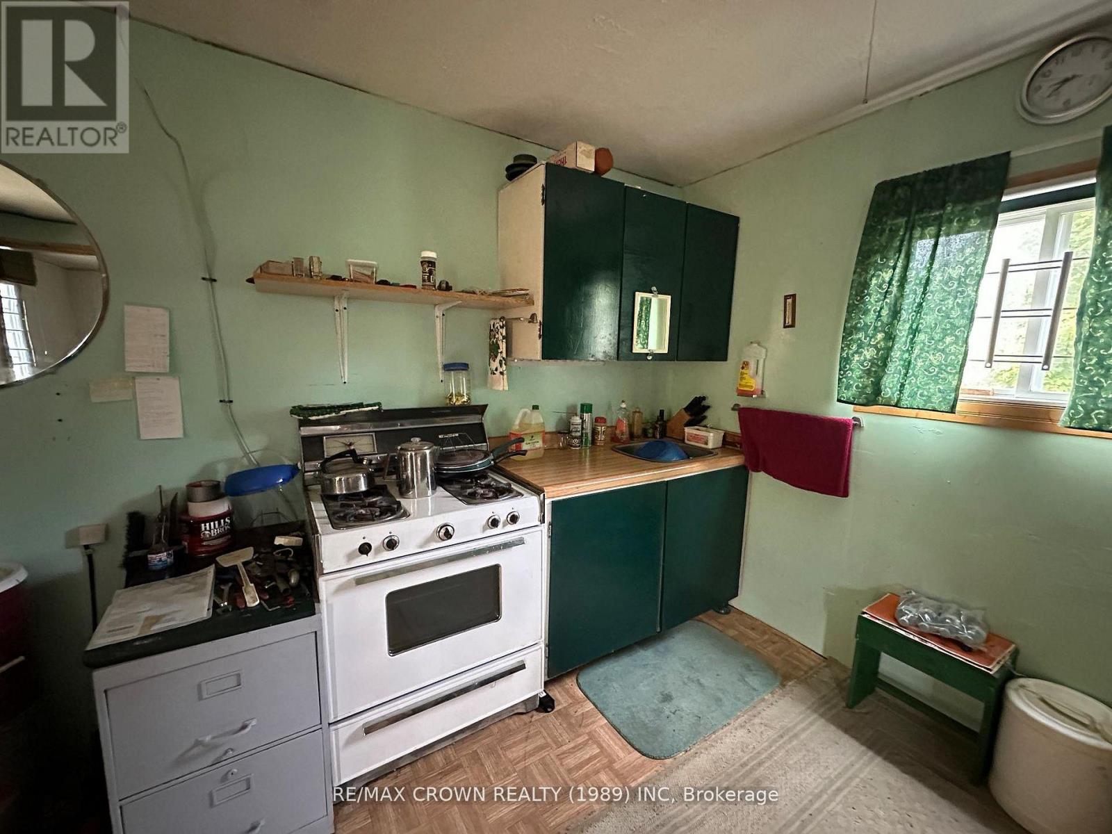 212 Weiler Line Property Photo 9