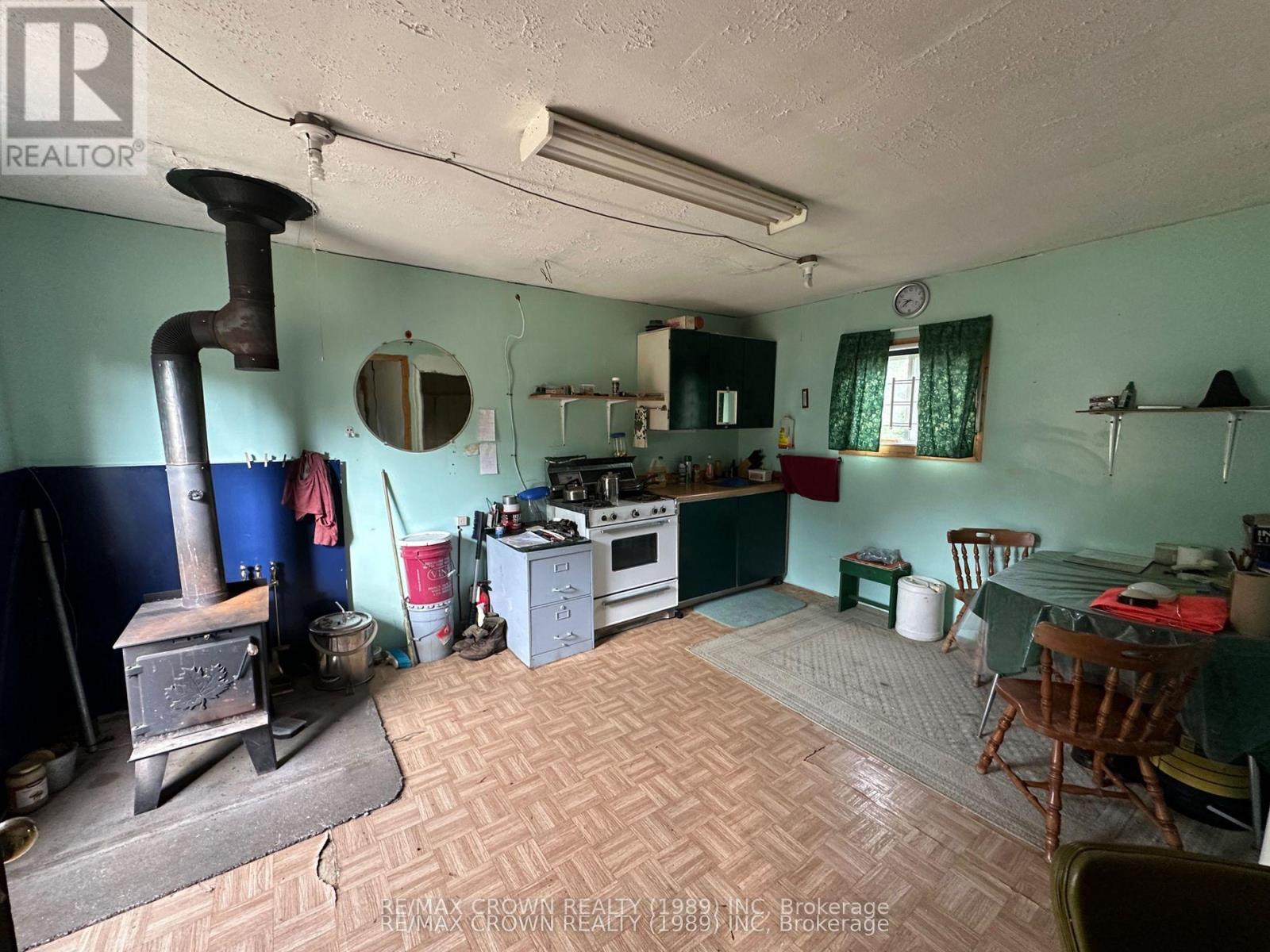 212 Weiler Line Property Photo 10