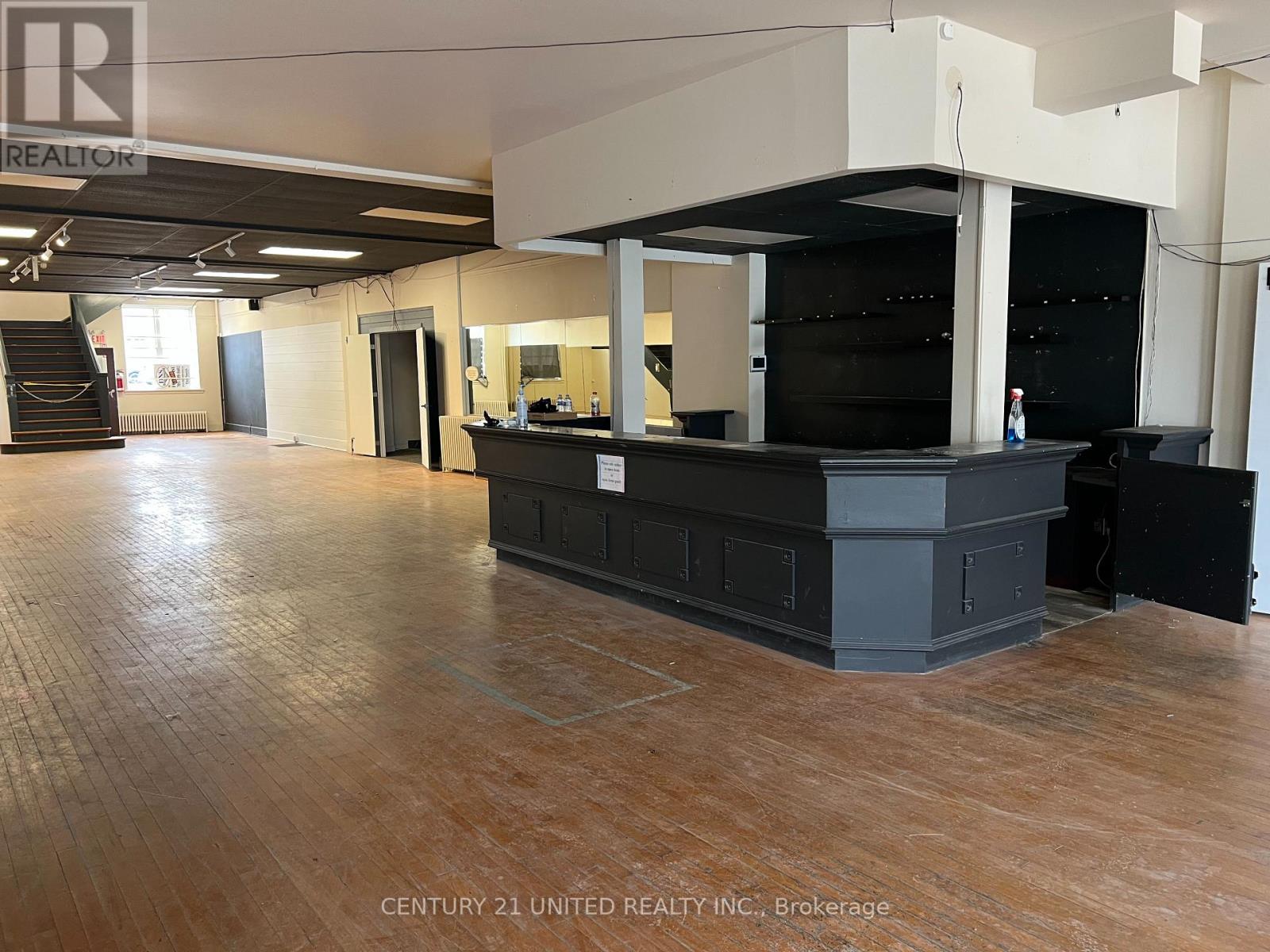 Lower - 200 Charlotte Street Property Photo 6