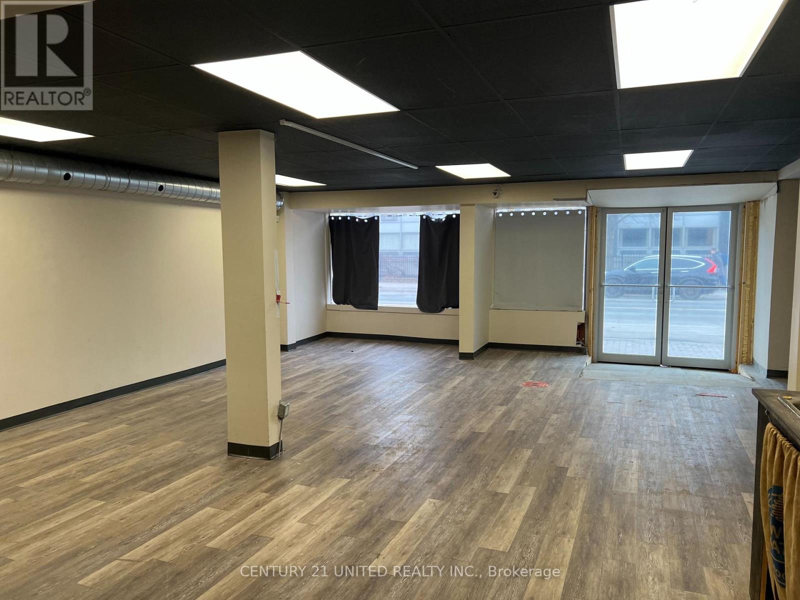Lower - 200 Charlotte Street Property Photo 7