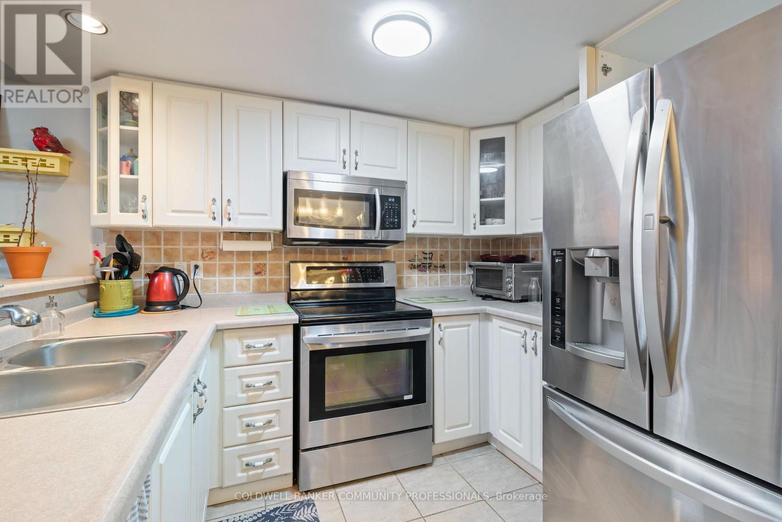45 - 2737 King Street E Property Photo 17