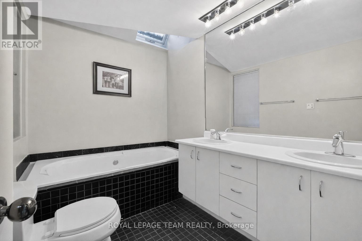 10 Lewis Street Property Photo 6