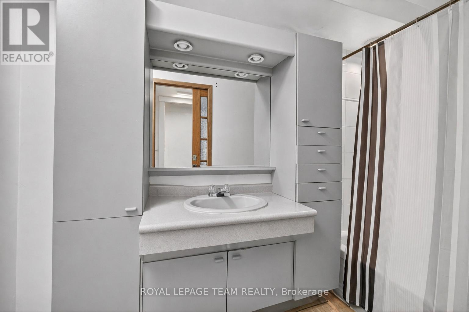 12 Lewis Street Property Photo 9