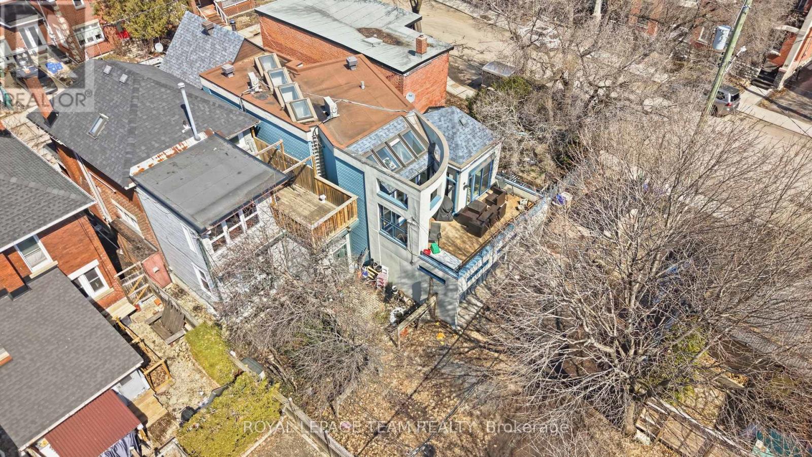 12 Lewis Street Property Photo 45