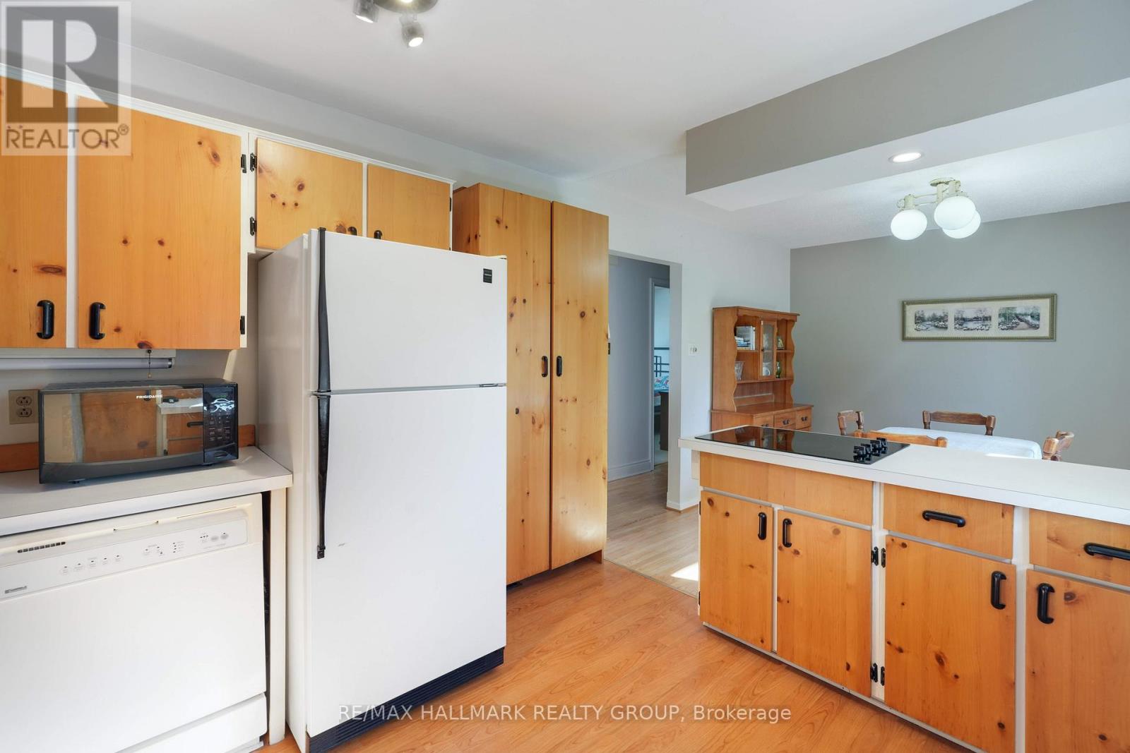 5758 Third Line Road N Property Photo 13